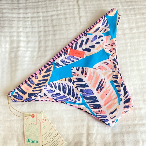 Maaji Reversible Animal Print Tropical Bikini Set 🩵🌺🍹🌴 - Picture 14 of 17